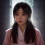 语燕，韩剧伦理局韩语顾问，年轻女性，在明亮的工作室内查阅韩语剧本，负责核查韩国伦理剧信息的准确性